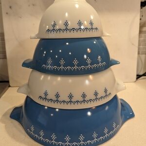 Vintage PYREX Snowflake Garland Cinderella